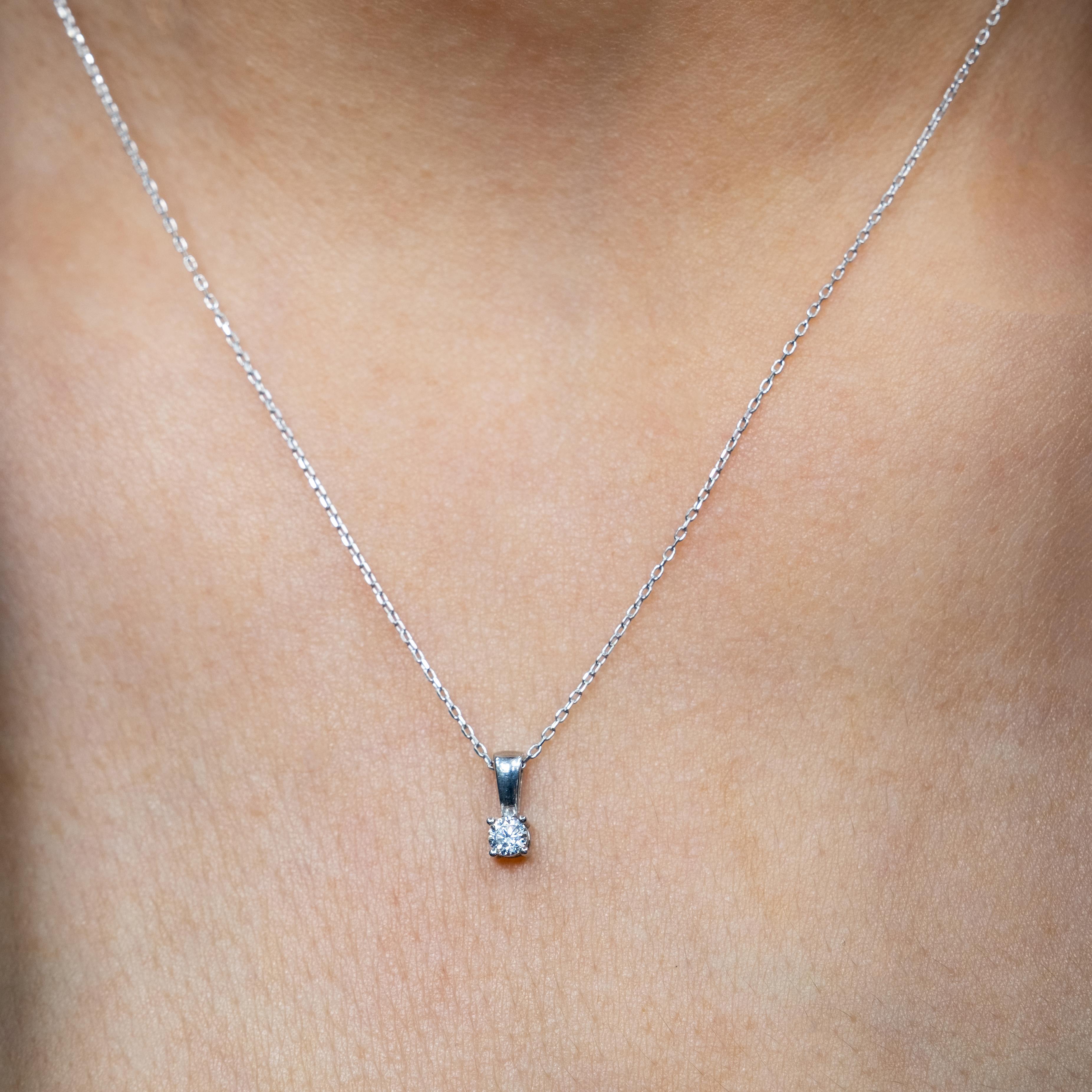 G Renk 0.10 Karat Pırlanta Tektaş Kolye