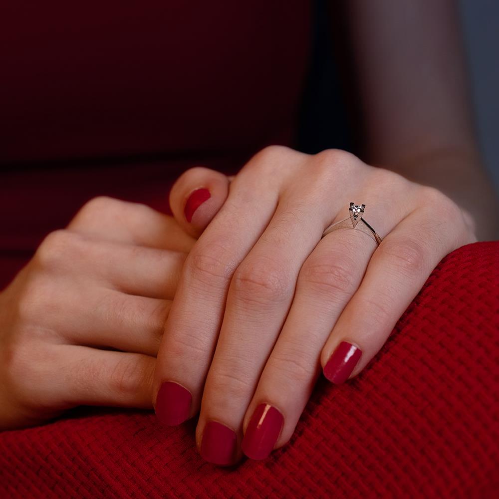 G Renk 0.10 Karat Pırlanta Tektaş Yüzük - IDL Sertifikalı