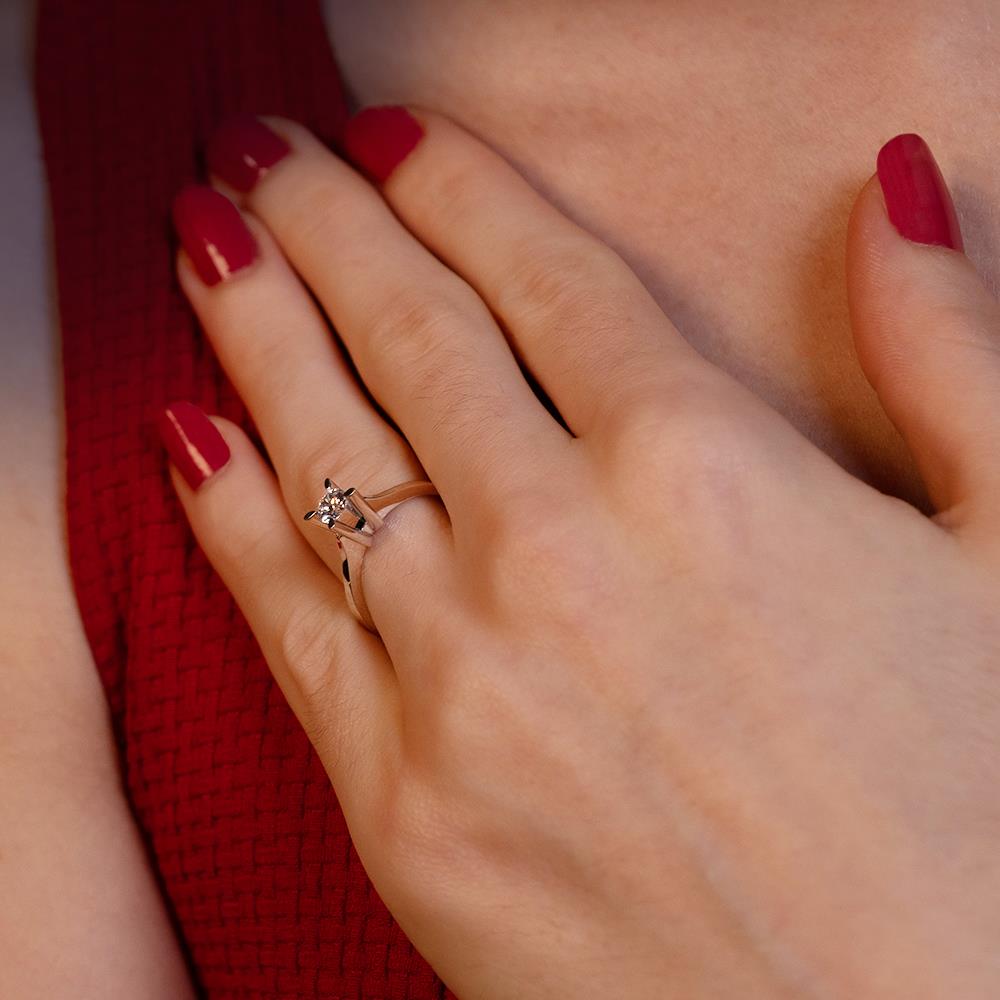 I Renk 0.30 Karat Pırlanta Tektaş Yüzük - HRD Sertifikalı