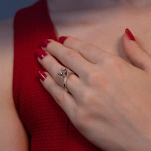  G Renk Toplam 0.82 Karat Pırlanta Kolu Taşlı Tektaş Yüzük - IDL Sertifikalı