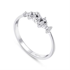 0,17 Karat Akasya Çiçeği Yarımtur Baget Pırlanta Yüzük