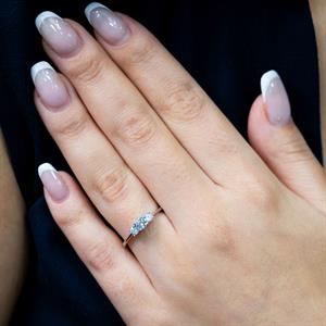 0.45 Karat Pırlanta Tria Yüzük - IDL Sertifikalı