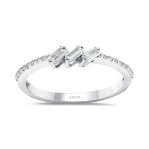 0.22 Karat Baget Pırlanta Tria Yüzük - IDL Sertifikalı