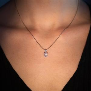 0.25 Karat Baget Pırlanta Kolye