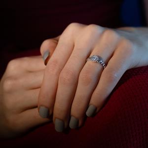 0.20 Karat Baget Pırlanta Yüzük - IDL Sertifikalı