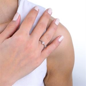 0,25 Karat Görünümlü Oval Efektli Pırlanta Yüzük - 1100656