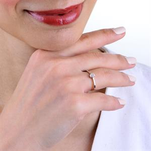 0,25 Karat Görünümlü Oval Efektli Pırlanta Yüzük - 1100656