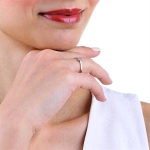 0,30 Karat Görünümlü Emerald Efektli Pırlanta Yüzük - 1100657