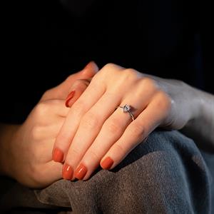 0,40 Karat Damla Kesim Pırlanta Tektaş Yüzük - GİA Sertifikalı