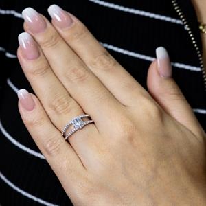 0,54 Karat Çift Kollu Baget Oval Yüzük