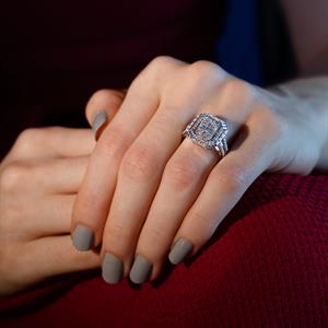 1.02 Karat Baget Pırlanta Love Yüzük - IDL Sertifikalı