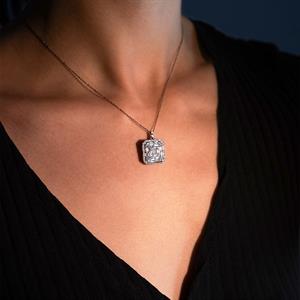 1.26 Karat  Baget Pırlanta Queen  Kolye