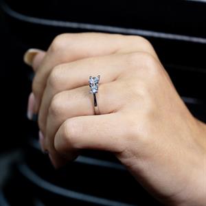 E Renk 0.60 Karat Pırlanta  Tria Yüzük - IDL Sertifikalı