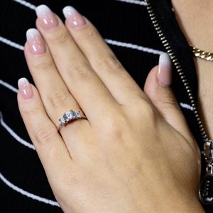 E Renk 0.60 Karat Pırlanta  Tria Yüzük - IDL Sertifikalı