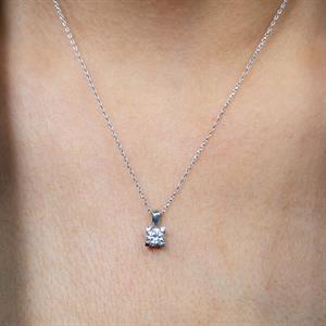 E Renk 0,35 Karat Pırlanta Tektaş Kolye