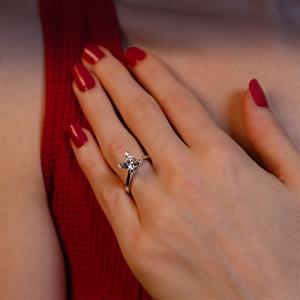 E Renk 1 Karat Pırlanta Tektaş Yüzük - HRD Sertifikalı 