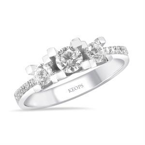 F Renk 0.65 Karat Kolu Taşlı Tria Yüzük - IDL Sertifikalı