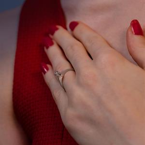 F Renk 0.10 Karat Pırlanta Tektaş Yüzük - IDL Sertifikalı