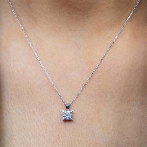 F Renk 0,50 Karat Pırlanta Tektaş Kolye