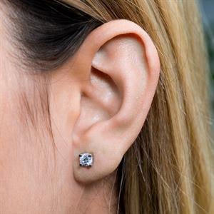 F Renk 0,90 Karat Pırlanta Tektaş Küpe