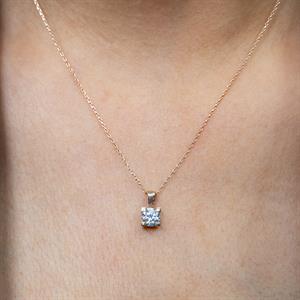 G Renk 0.50 Karat Pırlanta Tektaş Kolye