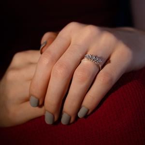 G Renk 0.25 Karat Pırlanta Beştaş Yüzük - IDL Sertifikalı