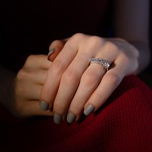 G Renk 0.70 Karat Pırlanta Beştaş Yüzük - IDL Sertifikalı