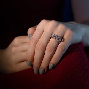 G Renk 0.85 Karat Pırlanta Beştaş Yüzük - IDL Sertifikalı