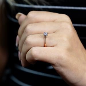 G Renk 0.20 Karat Pırlanta Kalpli Tektaş Yüzük - IDL Sertifikalı