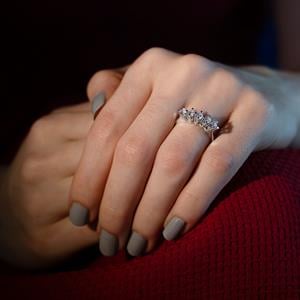 G Renk 0.40 Karat Pırlanta Beştaş Yüzük - IDL Sertifikalı