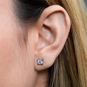 G Renk 0,70 Karat Pırlanta Tektaş Küpe