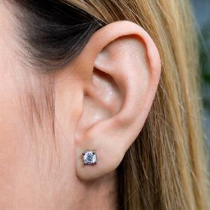 G Renk 0,80 Karat Pırlanta Tektaş Küpe