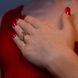 H Renk 0.30 Karat Pırlanta Tektaş Yüzük - HRD Sertifikalı