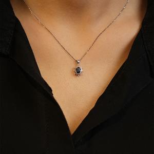 Pırlanta Oval Safir Baget Taşlı Kolye