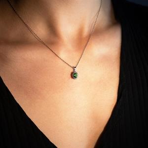 Pırlanta Oval Zümrüt Taşlı Kolye