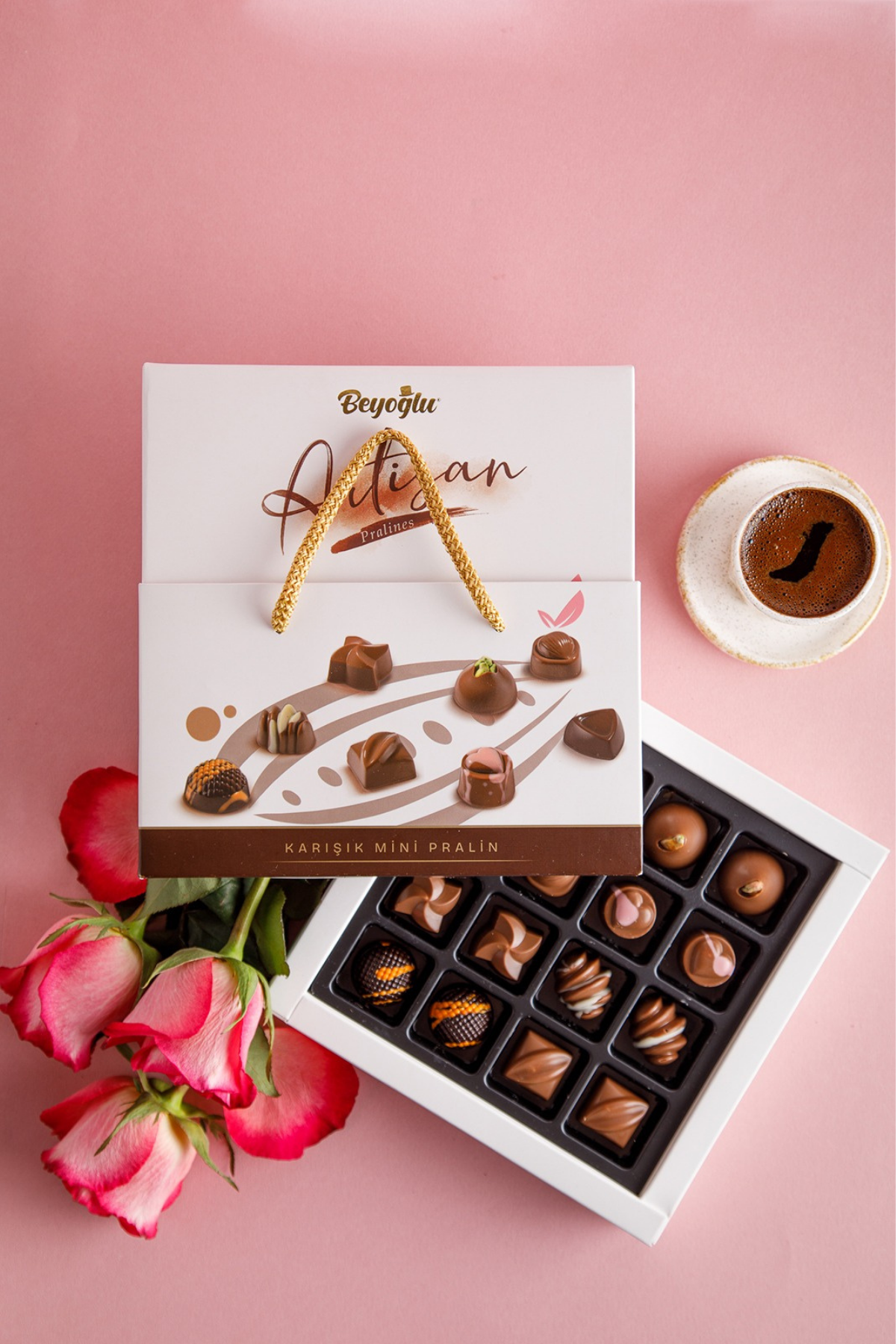 Artizan Dolgulu Karışık Pralin Çikolata Çantalı 160 Gr.