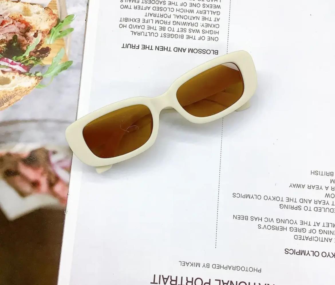 DİKDÖRTGEN TARZ GÖZLÜK