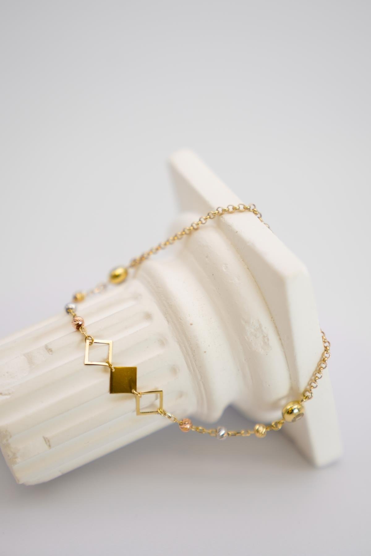 14 Ayar Altın Dorika ve Pullu Bileklik – Zarif Zincirli Üç Renkli Şık Tasarım