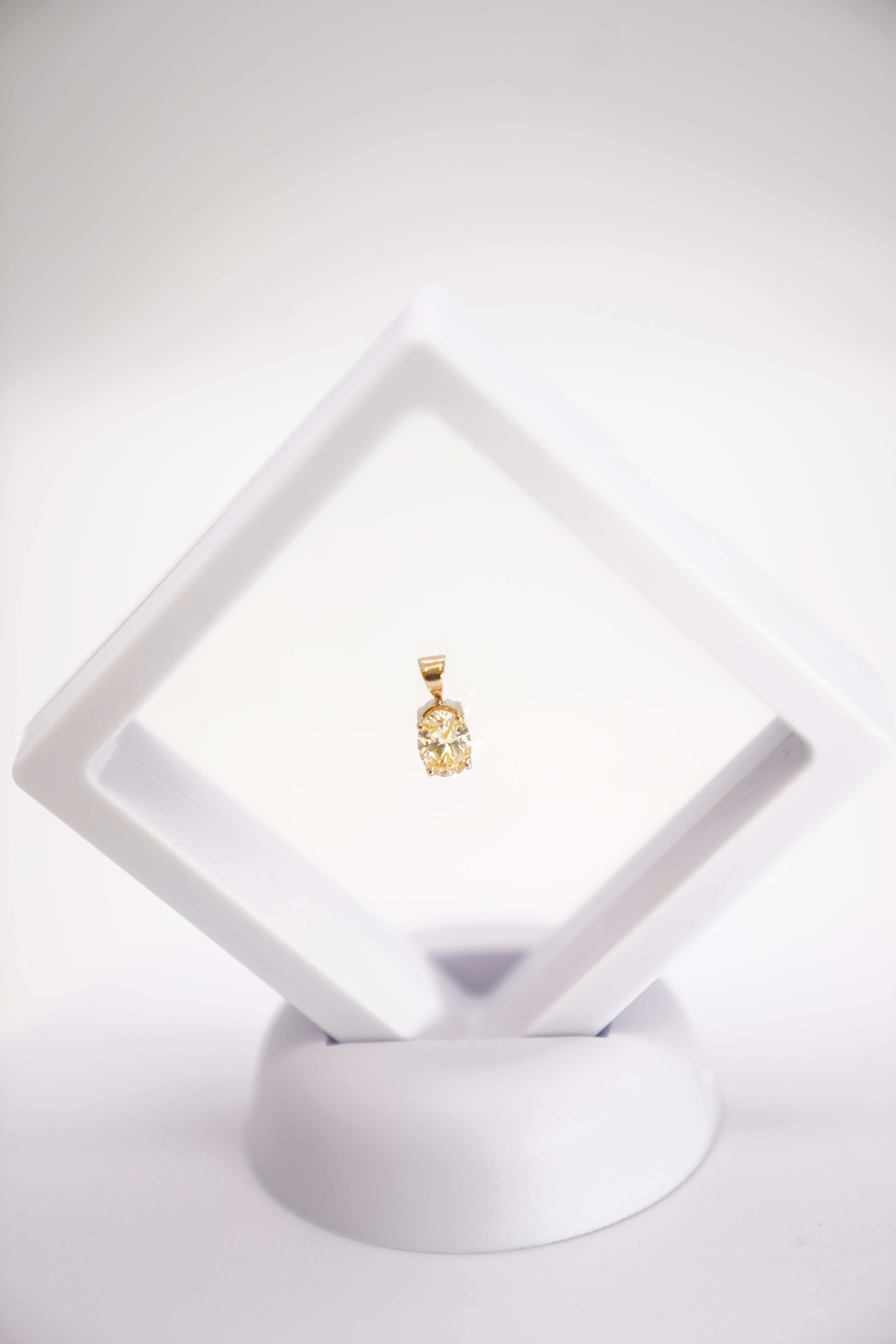 14 Ayar Altın Oval Kesim Sitrin Taşlı Zarif ve Minimal Kolye Ucu Modeli