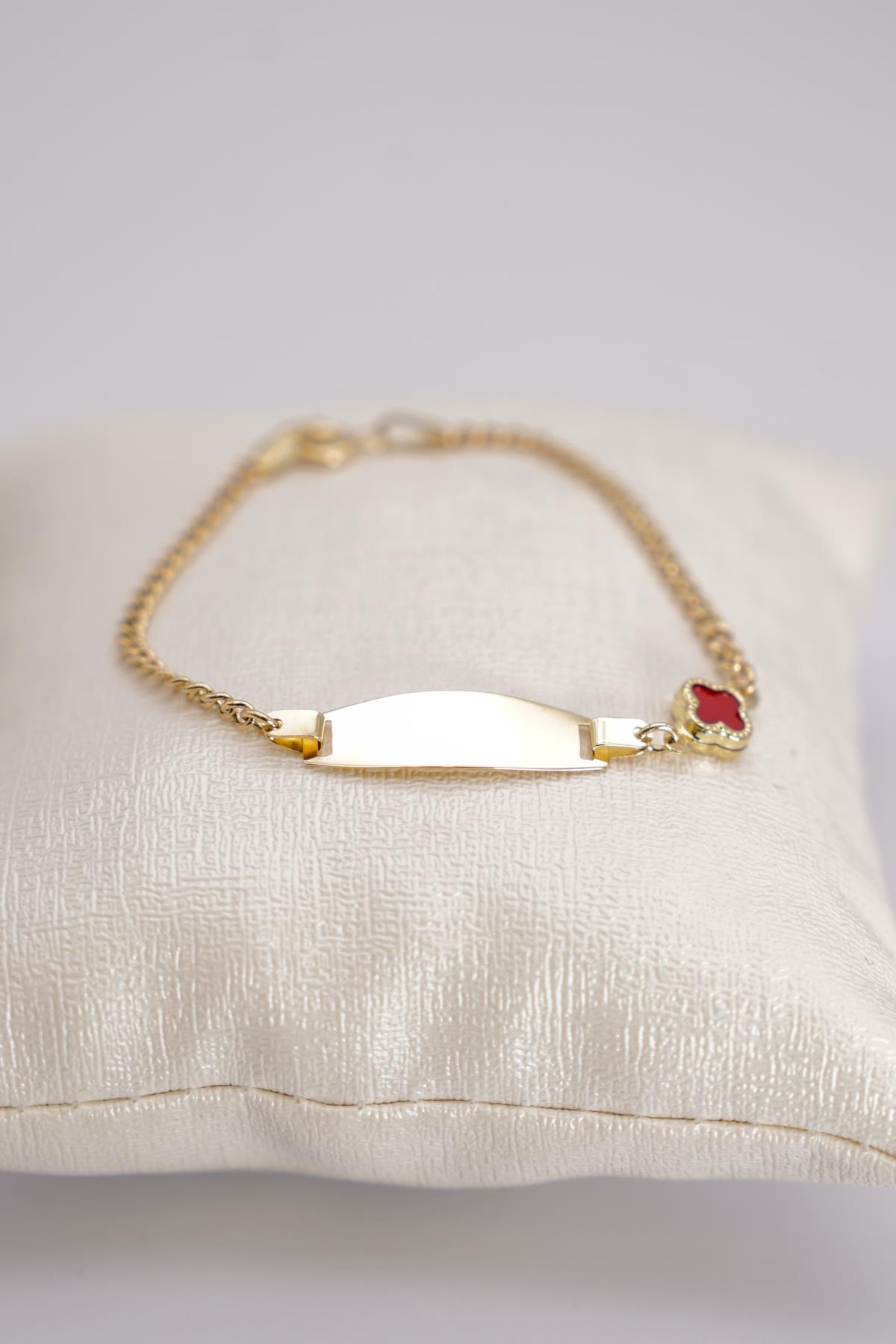 14 Ayar Altın Zincirli Çocuk Bilekliği – Kırmızı Taş Detaylı, Plakalı ve Zarif Tasarım
