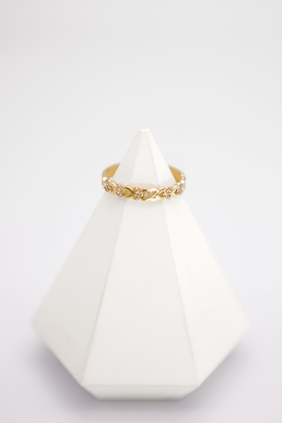 14 Ayar Çiçek Motifli Altın Yüzük – Zarif ve Dantel Görünümlü Detaylarla Şıklık