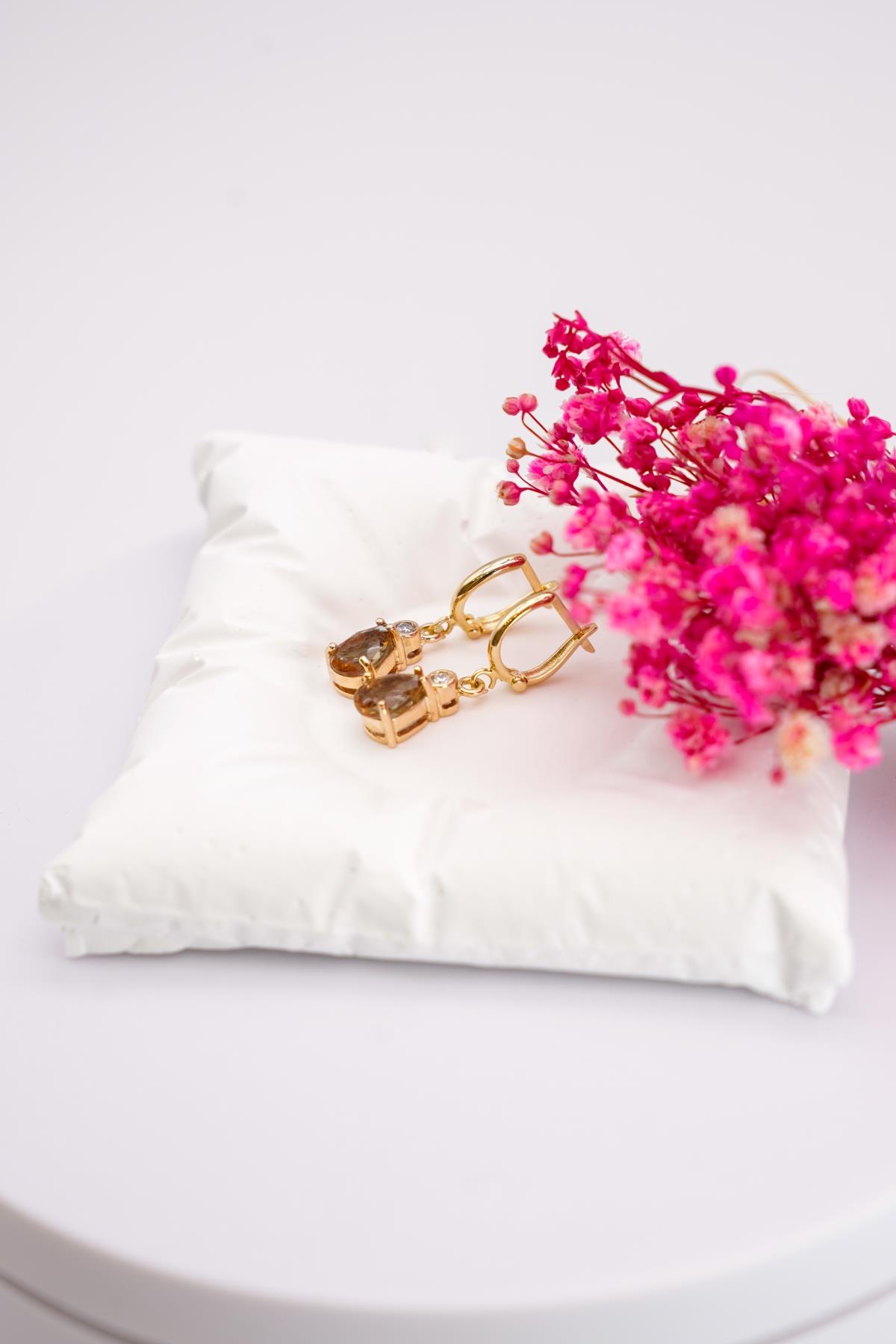 Damla Kesim Sultanit Taşlı 14 Ayar Altın Sallantılı Küpe Modeli