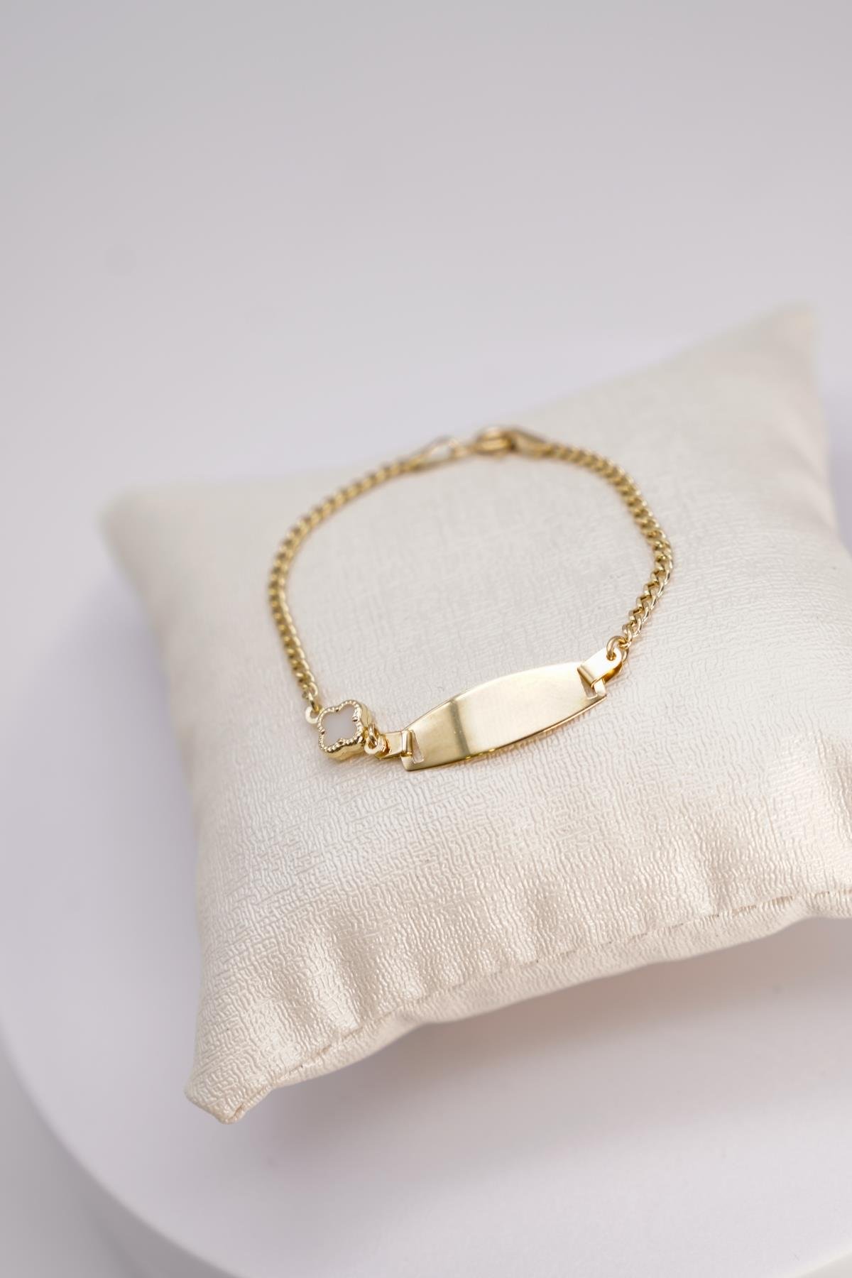 Kişiye Özel Plaka Tasarımlı 14 Ayar Altın Zincir Bileklik – Günlük Kullanıma Uygun Şıklık