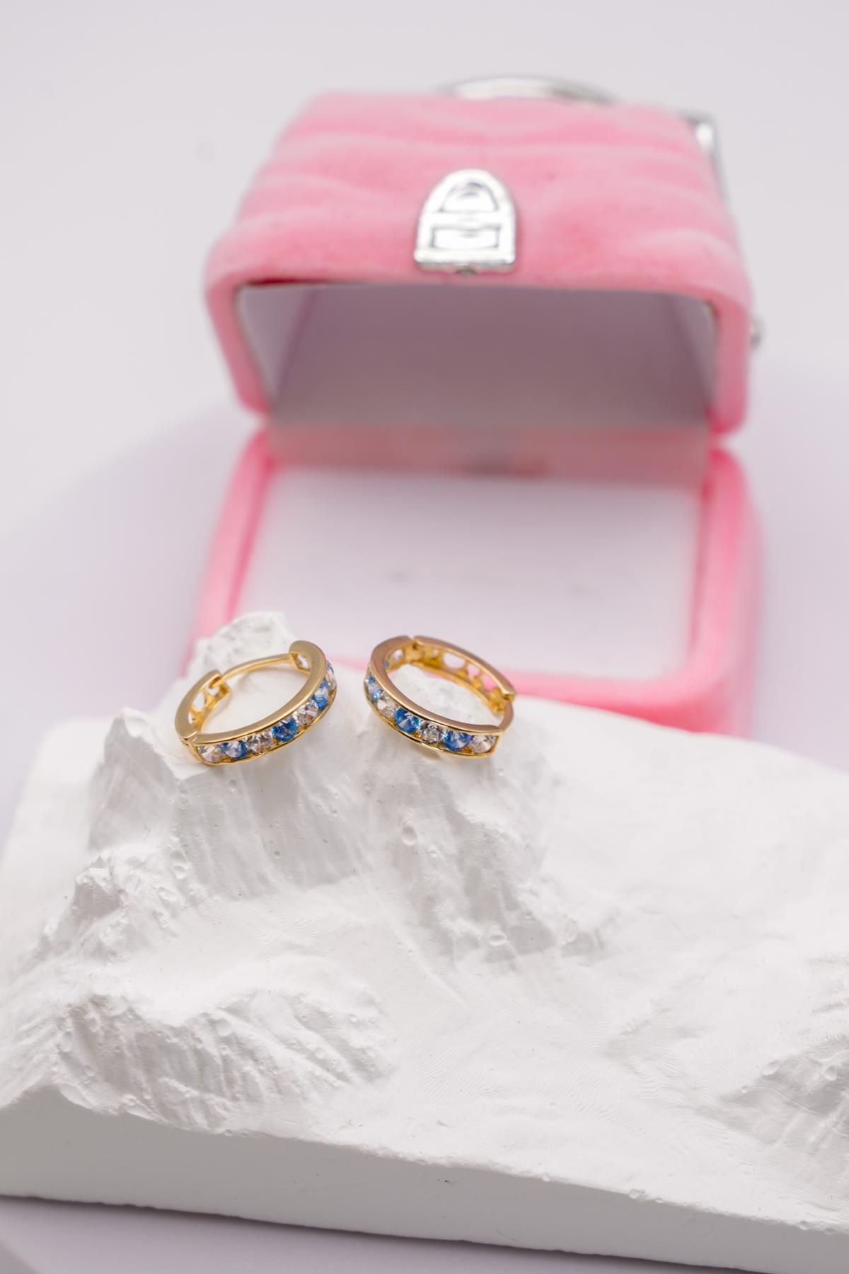 Mavi Zirkon Taşlı 14 Ayar Altın Çocuk Küpe – Şık Tasarımlı, Zarif ve Günlük Kullanıma Uygun