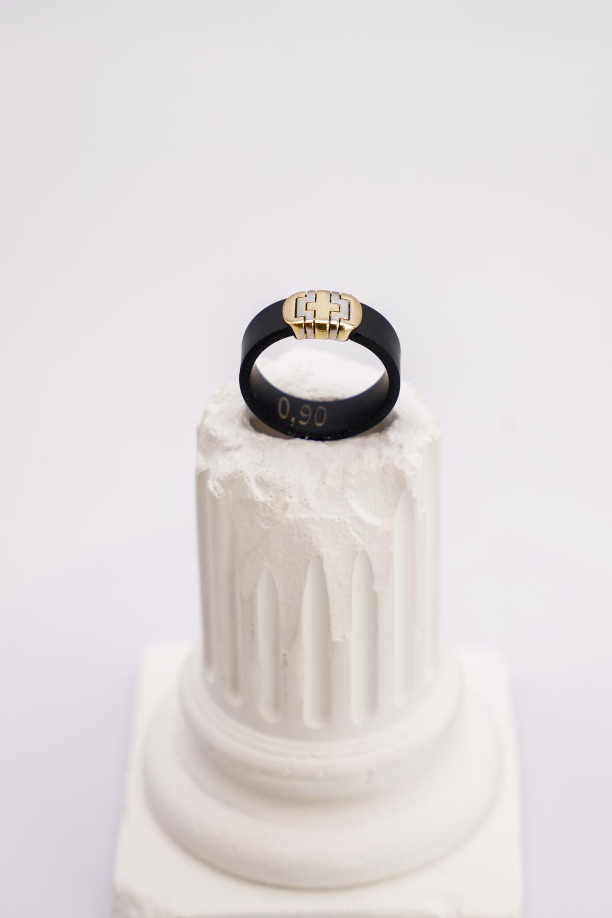 Siyah Kauçuk Üzeri Zincir Motifli 14 Ayar Altın Yüzük – Hafif ve Şık Günlük Takı