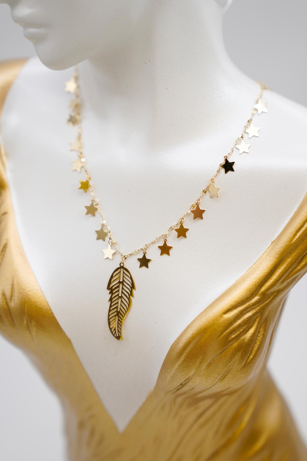 Yaprak Figürlü Yıldız Kolye 14 Ayar Altın Işıltılı Zincir Modern Tasarımlı Şık ve Zarif Model