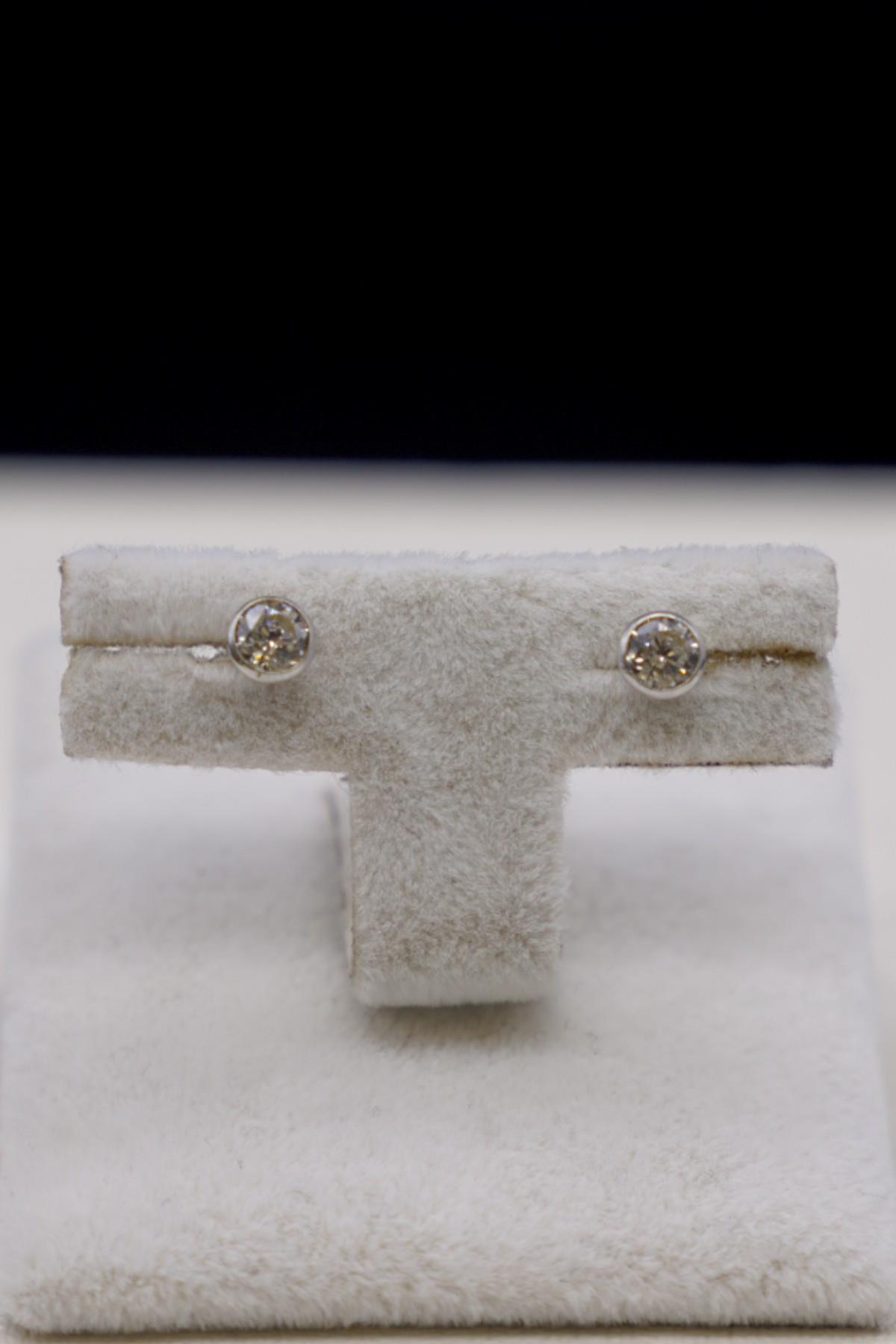 Zirkon Taşlı Tektaş Küpe 14 Aayr