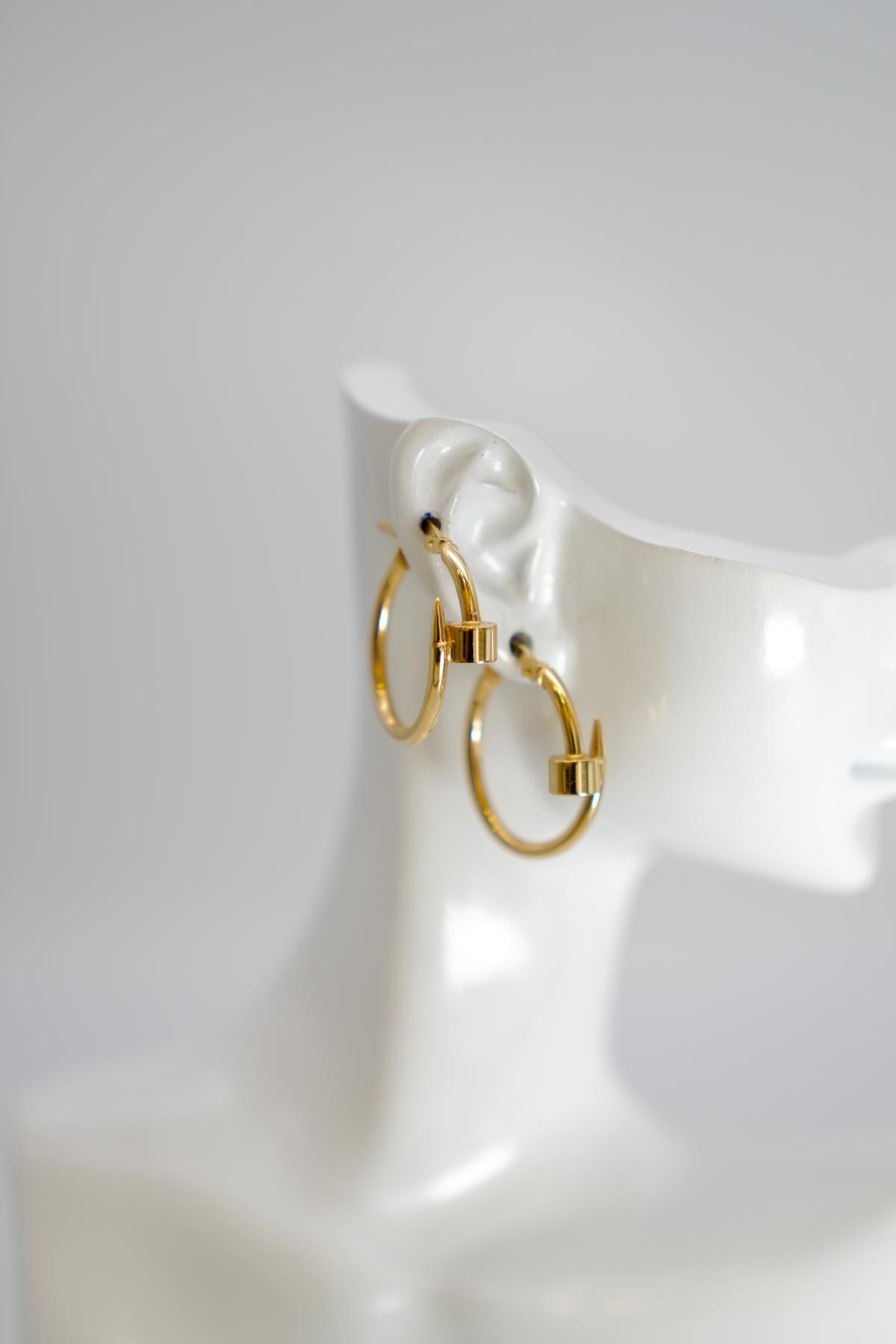 14 Ayar Altın Fantasy Model Küpe – Modern Detaylı, Kadınlara Özel Klasik Yuvarlak Form