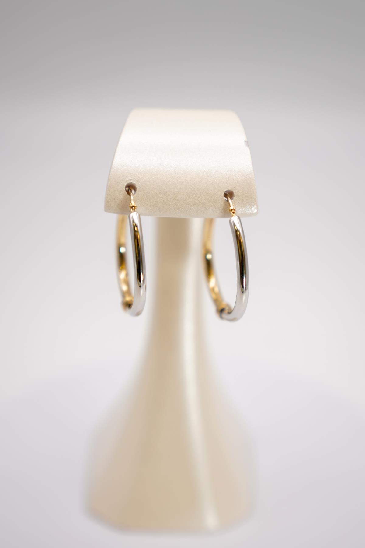 14 Ayar Altın İki Renkli Halka Küpe – Klasik Formda Şık ve Göz Alıcı Tasarım