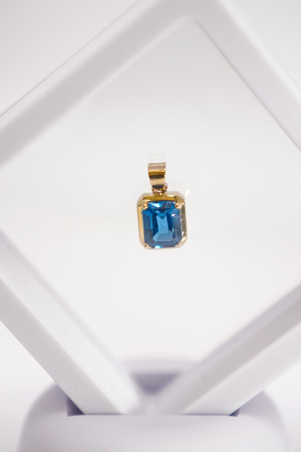 14 Ayar Altın London Mavi Topaz Taşlı Klasik Kesim Kolye Ucu